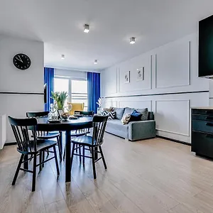 apartament-piekny-widok-15min-od-rynku-netflix-garaz-free.hotelswroclaw.com/